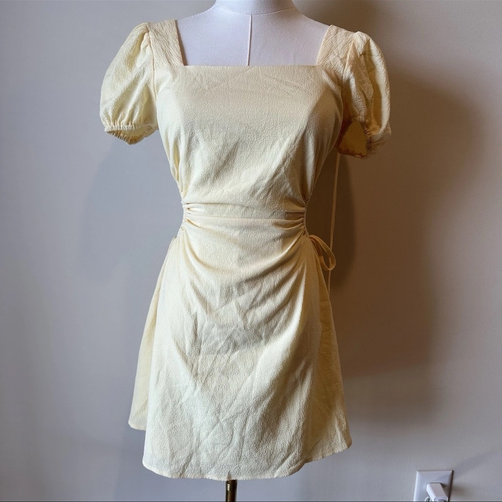 SHEIN Light Yellow Backless Puff Sleeve Dress
